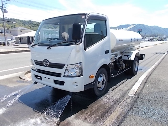 デユトロ　散水車　PTO付